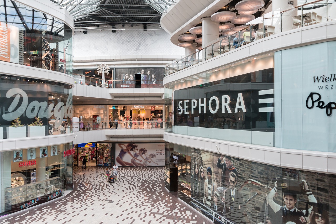 shopping-mall-906721_1280.jpg
